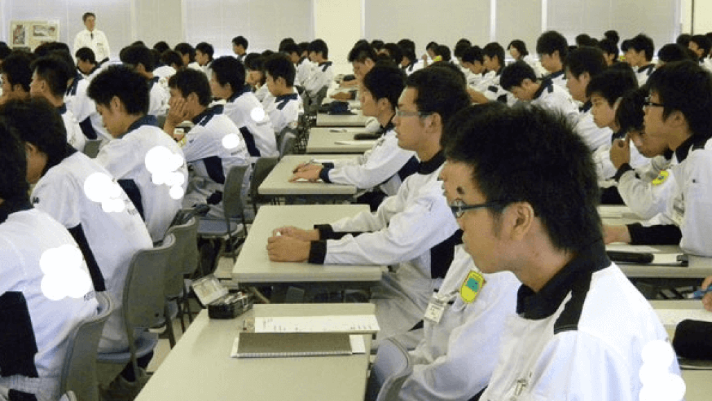 自動車メーカー研修風景イメージ